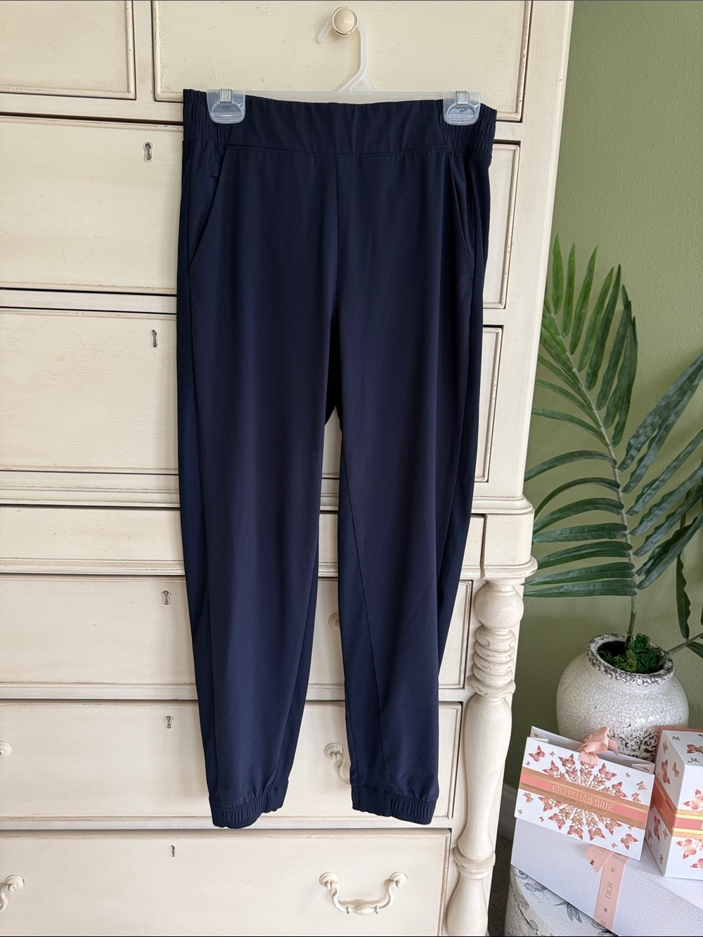 Athleta Brooklyn joggers Navy size S